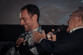 Elio Germano, Marcello Sorgi e Lidia Ravera inaugurano il tema “Nuove Parole / Nuove Immagini” in un festival che si fa spazio di resistenza culturale e rigenerazione del linguaggio.