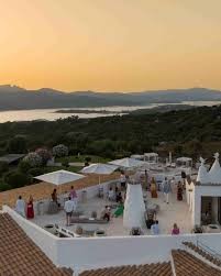 Gli aperitivi cool nella terrazza del Sulià House Porto Rotondo per un’estate all’insegna del divertimento e della mixology di eccellenza