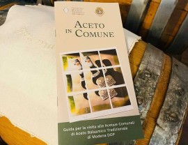 Balsamico Tradizionale di Modena: le 25 acetaie della provincia nella nuova guida gratuita “Aceto in Comune”
