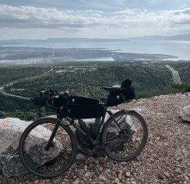 Tommaso Mattei affronta la Seven Serpents 2025: un'avventura di 850 km tra Slovenia, Croazia e Italia
