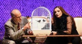 L’agrodolce commedia dell’amore e dei cadaveri in “Nero come un canarino” al Manzoni a Roma