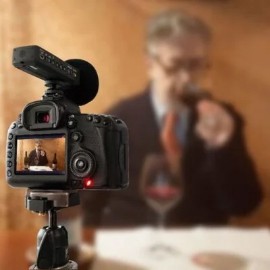 Nasce la rubrica DOCTORWINE dedicata alle video degustazioni: sul canale youtube del network ogni giorno Daniele Cernilli racconta uno dei più grandi vini premiati nella Guida Essenziale ai Vini d'Italia 2025
