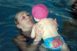 Quattro settimane di lezioni gratuite di nuoto baby