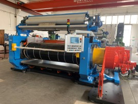 Industria della gomma: Proteo International usa i sistemi idraulici di Bosch Rexroth per i suoi macchinari venduti in tutto il mondo