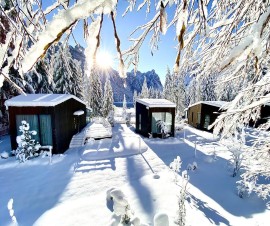Inverno sotto le stelle nei luxury glass cube sul lago di Dobbiaco