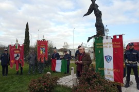 Una cerimonia in onore delle vittime civili di guerra del territorio aretino 
