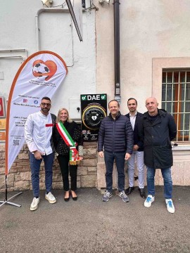 Un nuovo defibrillatore per Rezzato grazie all'Associazione “Simone Fauci il Bomber del Cuore” e La Cascina dei Sapori