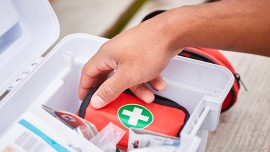 Cassetta di pronto soccorso aziendale: obblighi, dotazioni e controlli essenziali