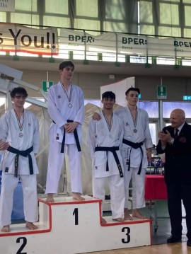 Castrovillari (Cs) - Karate Kumite, Pasquale Marrone e Domenico Nociti terzi al Trofeo delle Regioni