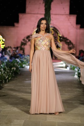 Alla Tenuta San Domenico di Caserta sfila la collezione cerimonia di Atelier Emé