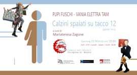 Calzini spaiati su tacco 12 (gender irony)