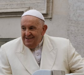 Papa Francesco incontra il mondo della moda 