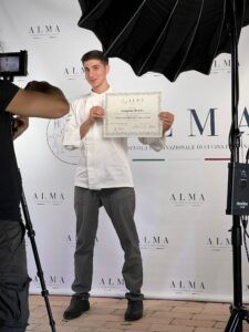 Gianpiero Menniti, giovane cuoco di Guardavalle (Cz), si diploma “Cuoco professionista di cucina italiana” all’ALMA di Colorno – Parma