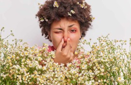 La stagione dei pollini: perché l’allergia stanca? 