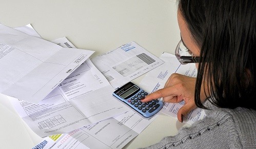 Bollette: nel 2023 in Abruzzo -34% per l’elettricità e -27% per il gas